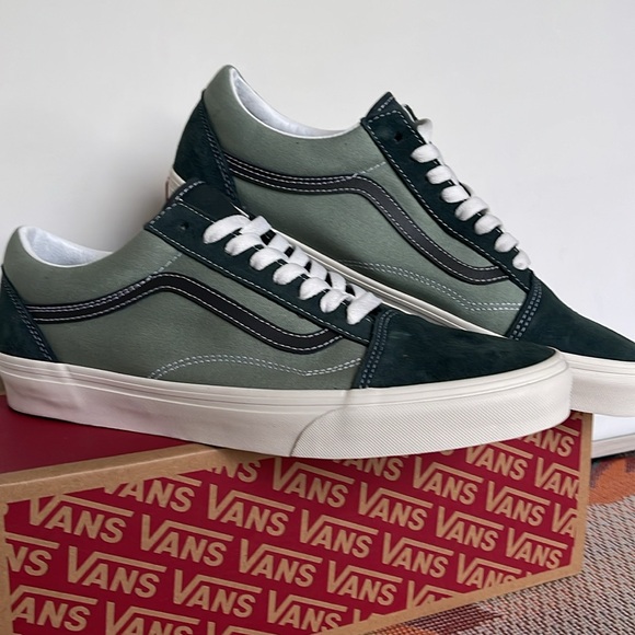 Vans Men’s Old Skool
Earth Tones Green Gables
VN0007NT2LN
Sneakers - Picture 5 of 16